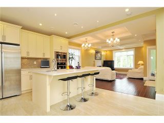 Photo 2: 3293 E 18TH Avenue in Vancouver: Renfrew Heights House for sale in "RENFREW HEIGHTS" (Vancouver East)  : MLS®# V973611