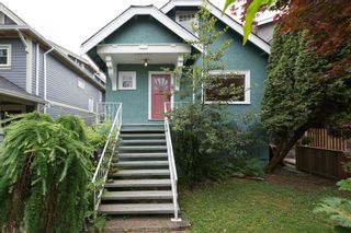 Photo 2: 1074 E 10TH Avenue in Vancouver: Mount Pleasant VE House for sale (Vancouver East)  : MLS®# R2072304