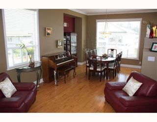 Photo 2: 2065 BERKSHIRE Crescent in Coquitlam: Westwood Plateau House for sale in "WESTWOOD PLATEAU" : MLS®# V770094
