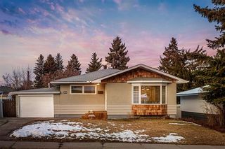 Photo 1: 59 Harrow Crescent SW in Calgary: Haysboro Residential for sale ()  : MLS®# A1051212