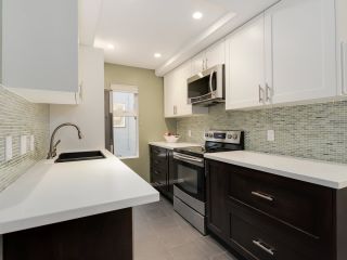 Photo 8: 202 1352 W 10TH Avenue in Vancouver: Fairview VW Condo for sale in "Tell Manor" (Vancouver West)  : MLS®# R2035626