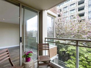 Photo 16: 201 2438 HEATHER Street in Vancouver: Fairview VW Condo for sale in "Grand Heather Gardens" (Vancouver West)  : MLS®# R2453031