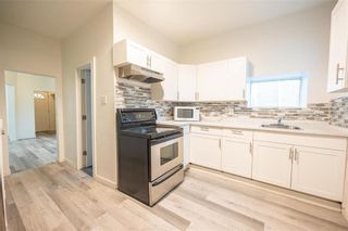 Photo 9: 698 Aberdeen Avenue in Winnipeg: North End Residential for sale (4A)  : MLS®# 202300326
