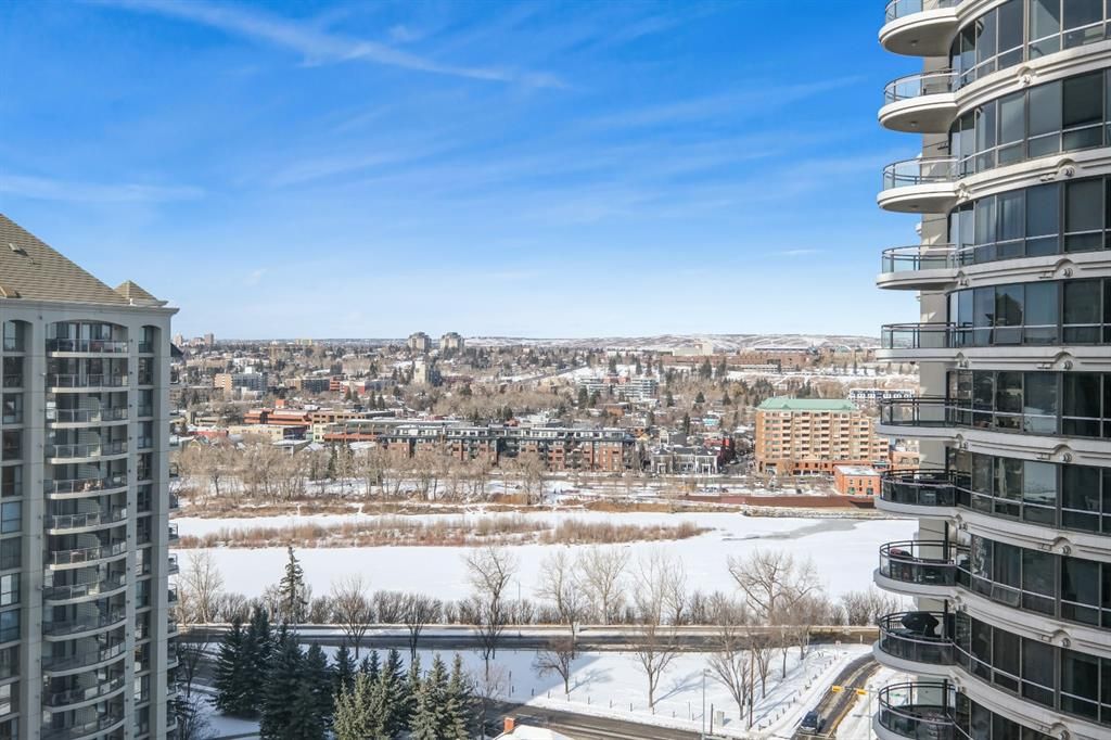 Main Photo: 1604 650 10 Street SW in Calgary: Downtown West End Apartment for sale : MLS®# A1188178
