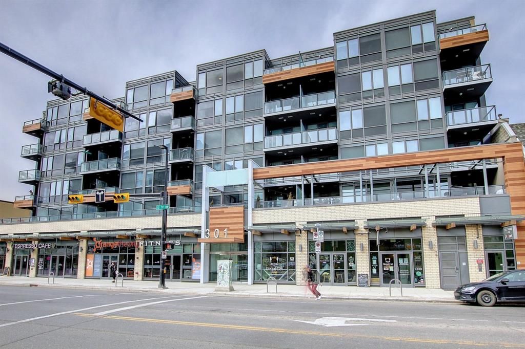 Main Photo: 201 301 10 Street NW in Calgary: Hillhurst Apartment for sale : MLS®# A1204737