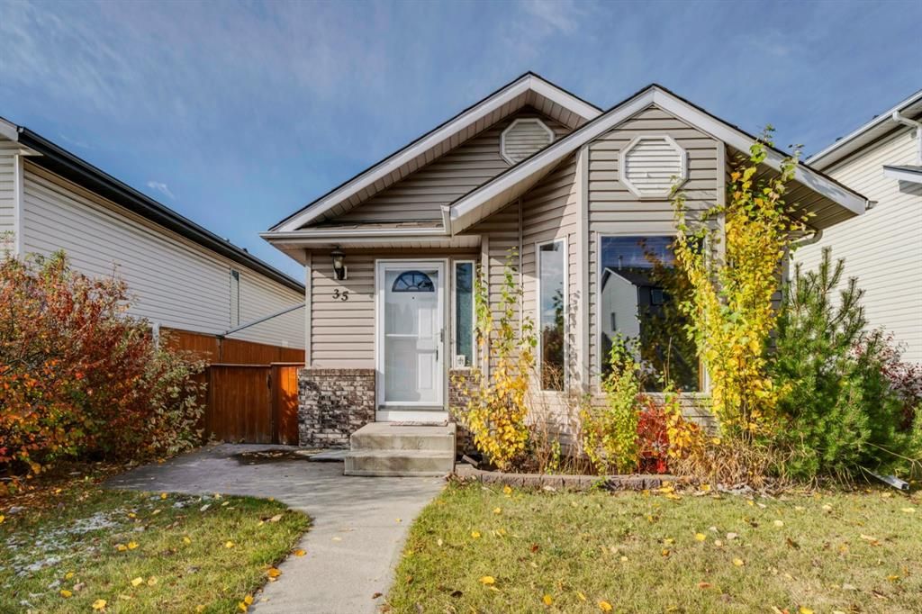 Main Photo: 35 Rivercrest Way SE in Calgary: Riverbend Detached for sale : MLS®# A1042507
