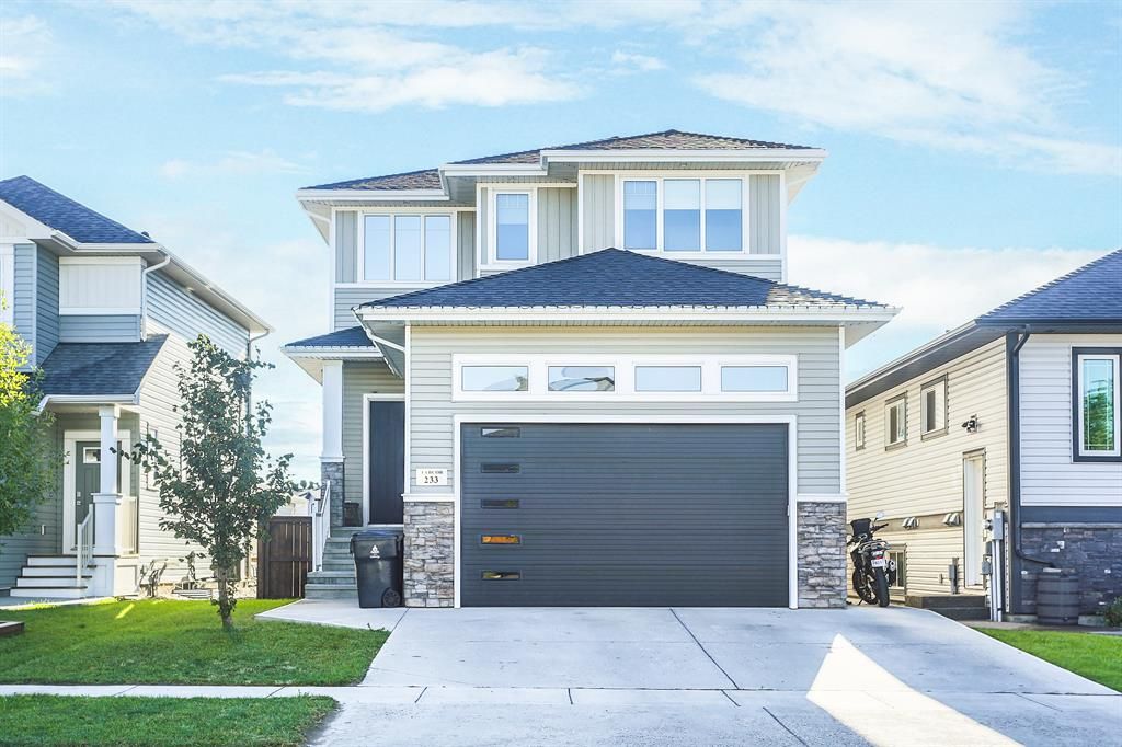 Main Photo: 233 Grassland Boulevard W in Lethbridge: House for sale : MLS®# A2002427