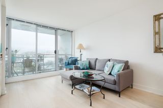 Photo 5: 422 2008 PINE Street in Vancouver: False Creek Condo for sale in "MANTRA" (Vancouver West)  : MLS®# R2746863