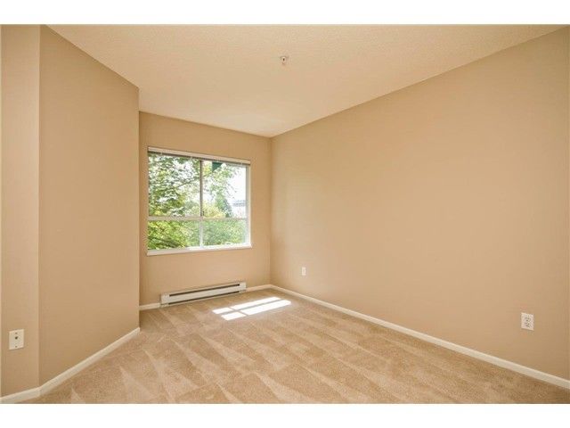 Photo 12: Photos: 403 3670 BANFF Court in North Vancouver: Northlands Condo for sale in "PARKGATE MANOR" : MLS®# V1065587