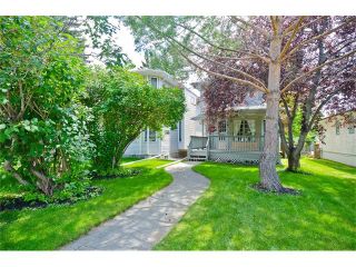 Photo 2: 223 31 Avenue NW in Calgary: Tuxedo Park House for sale : MLS®# C4072300