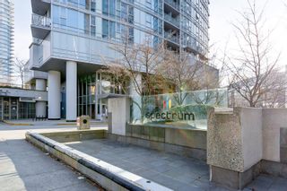 Photo 24: 705 131 REGIMENT Square in Vancouver: Downtown VW Condo for sale (Vancouver West)  : MLS®# R2755782