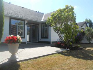 Photo 3: 6 19649 53 Avenue in Langley: Langley City Townhouse for sale in "Huntsfield Green" : MLS®# R2192002
