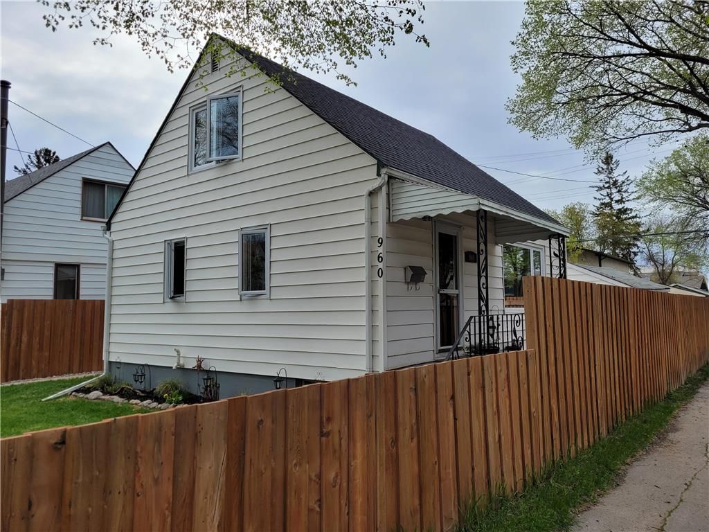 Main Photo: 960 Hector Avenue in Winnipeg: Residential for sale (1Bw)  : MLS®# 202211827