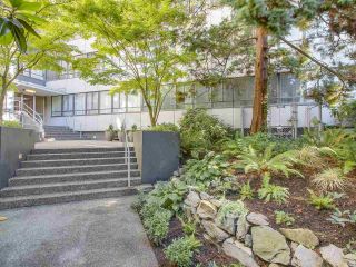 Photo 2: 601 1445 MARPOLE Avenue in Vancouver: Fairview VW Condo for sale in "HYCROFT TOWERS" (Vancouver West)  : MLS®# R2209267