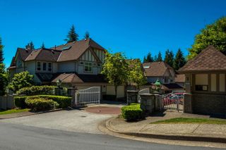 Photo 1: 15 1 ASPENWOOD Drive in Port Moody: Heritage Woods PM Townhouse for sale in "SUMMIT POINTE" : MLS®# R2716597