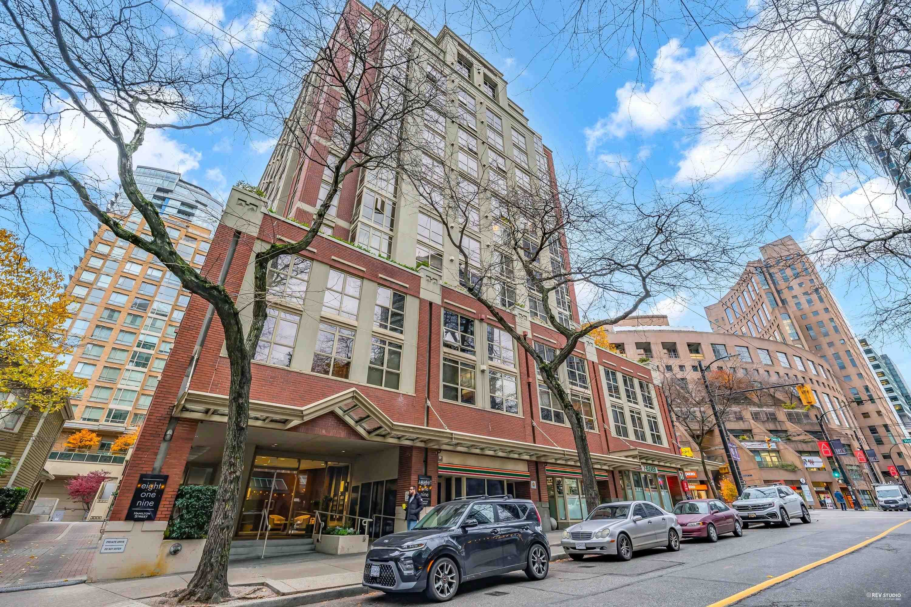 Main Photo: 402 819 HAMILTON Street in Vancouver: Downtown VW Condo for sale (Vancouver West)  : MLS®# R2834183