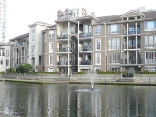 Photo 17: 304 2 RENAISSANCE Square in New Westminster: Quay Condo for sale in "THE LIDO" : MLS®# R2840095