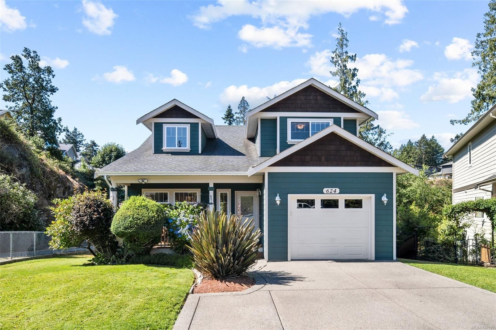 Main Photo: 624 Parkway Pl in Colwood: Co Triangle House for sale : MLS®# 880189