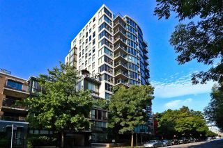 Photo 1: 305 1428 W 6TH Avenue in Vancouver: Fairview VW Condo for sale in "THE SIENA AT PORTICO" (Vancouver West)  : MLS®# R2488579