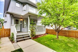 Photo 1: 514 12 Avenue NE in Calgary: Renfrew House for sale : MLS®# C4124531