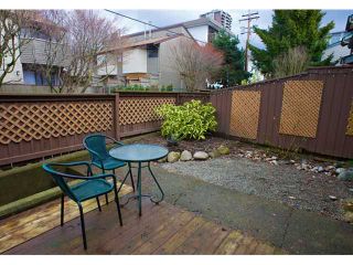 Photo 10: 8 230 W 13TH Street in North Vancouver: Central Lonsdale Townhouse for sale in "BEECHES" : MLS®# V938338