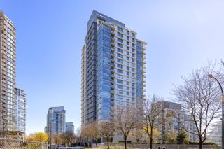Main Photo: 301 638 BEACH Crescent in Vancouver: Yaletown Condo for sale (Vancouver West)  : MLS®# R2764827