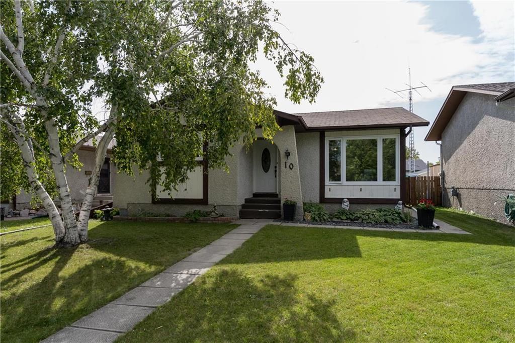Main Photo: 10 Heft Crescent in Winnipeg: Maples Residential for sale (4H)  : MLS®# 202023118