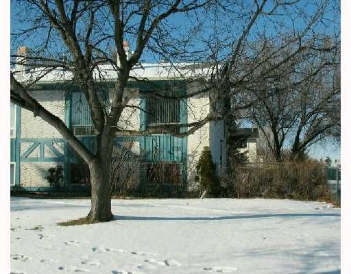 Main Photo:  in WINNIPEG: North Kildonan Residential for sale (North East Winnipeg)  : MLS®# 2822141