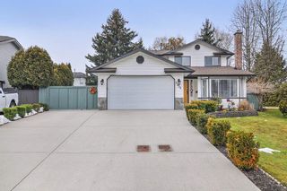 Photo 1: 21433 94 Avenue in Langley: Walnut Grove House for sale in "Walnut Grove" : MLS®# R2347551