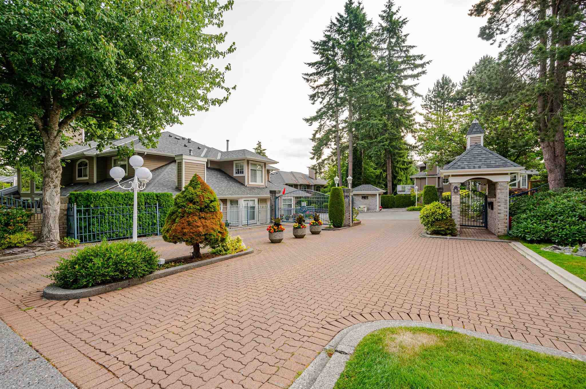 Main Photo: 92 2500 152 STREET in Surrey: Sunnyside Park Surrey Townhouse for sale (South Surrey White Rock)  : MLS®# R2598326