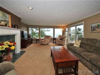 Photo 2: 502 2829 Arbutus Rd in VICTORIA: SE Ten Mile Point Row/Townhouse for sale (Saanich East)  : MLS®# 599018