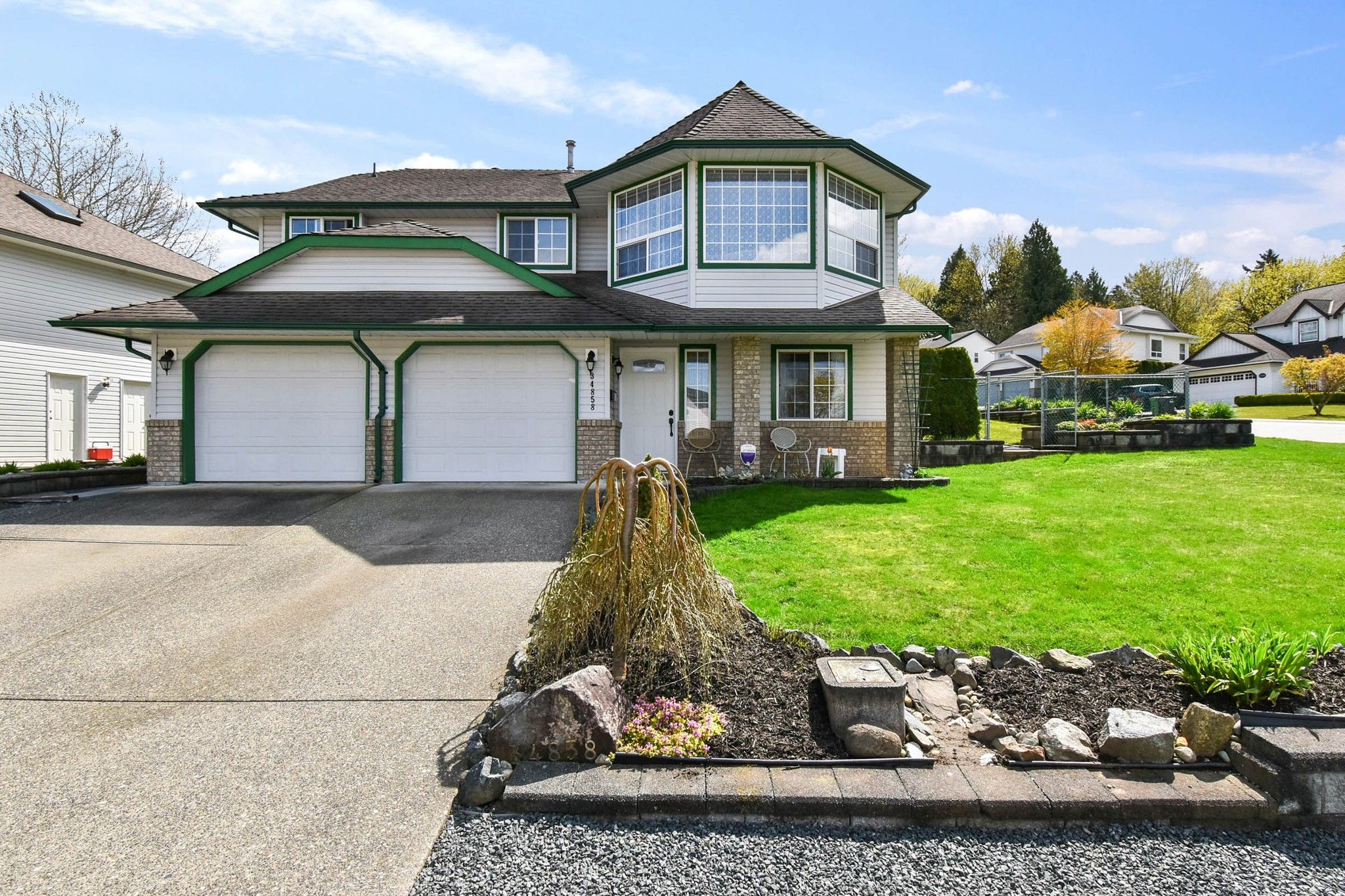 Main Photo: 34858 MILLAR Crescent in Abbotsford: Abbotsford East House for sale in "BATEMAN AREA" : MLS®# R2675925