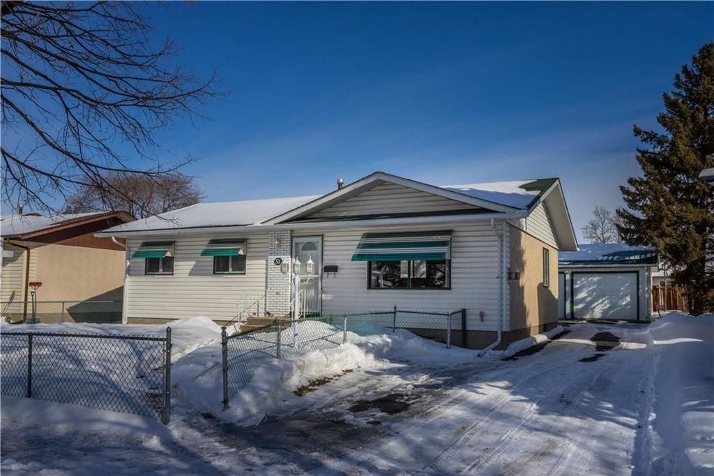 Main Photo: 51 Roberts Crescent in Winnipeg: Maples Residential for sale (4H)  : MLS®# 202005281