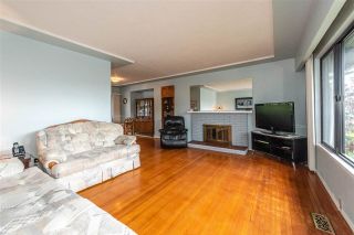Photo 3: 7020 Kitchener St Burnaby, BC, V5A 1K9 in Burnaby: Sperling-Duthie House for sale (Burnaby East)  : MLS®# R2307486