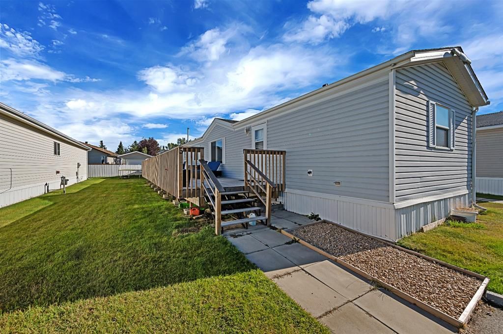 Main Photo: 5 900 Ross Street: Crossfield Mobile for sale : MLS®# A1030432