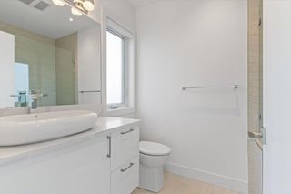Photo 9: 340 RIDGEWAY Avenue in North Vancouver: Lower Lonsdale 1/2 Duplex for sale : MLS®# R2739340