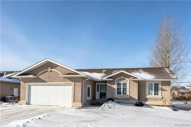 Main Photo: 215 2nd Avenue South in Niverville: Residential for sale (R07)  : MLS®# 1804234