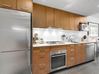 Photo 11: 710 1372 SEYMOUR Street in Vancouver: Downtown VW Condo for sale in "THE MARK" (Vancouver West)  : MLS®# R2157127