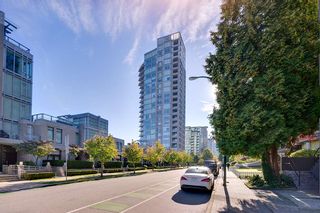 Photo 19: 603 1925 ALBERNI Street in Vancouver: West End VW Condo for sale in "Laguna Parkside" (Vancouver West)  : MLS®# R2429740