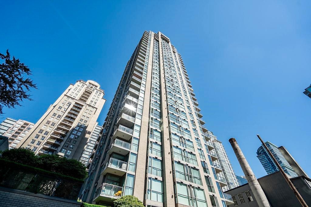 Main Photo: 2207 928 RICHARDS Street in Vancouver: Yaletown Condo for sale in "The Savoy" (Vancouver West)  : MLS®# R2711509