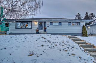 Photo 1: 2031 37 Street SW in Calgary: Glendale Detached for sale : MLS®# A2097225