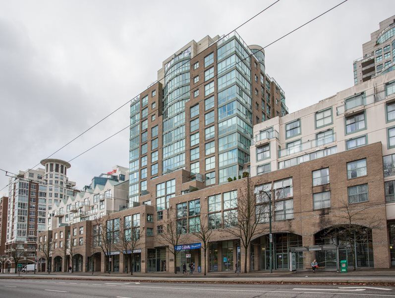Main Photo: 208 1159 MAIN Street in Vancouver: Mount Pleasant VE Condo for sale in "CITYGATE II" (Vancouver East)  : MLS®# R2325232