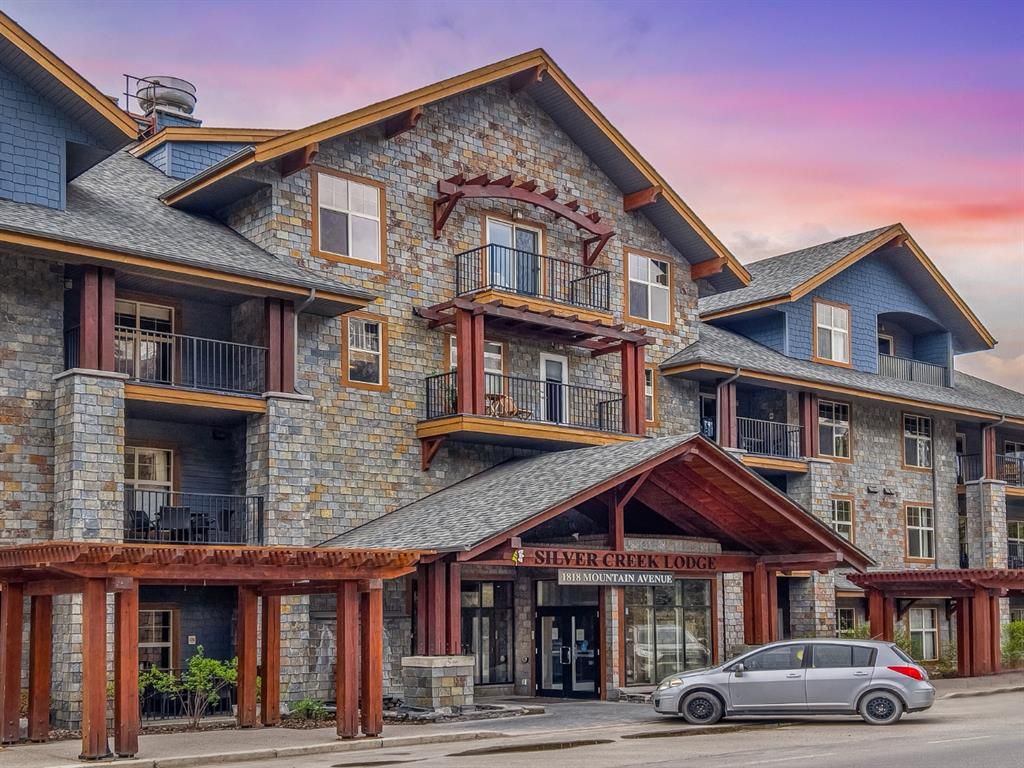 Main Photo: 300 1818 Mountain Avenue: Canmore Apartment for sale : MLS®# A1224578