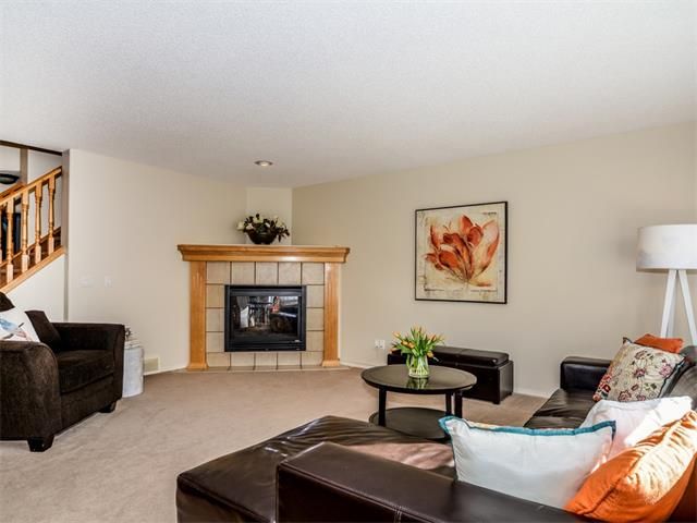 Photo 6: Photos: 81 COUGARSTONE Crescent SW in Calgary: Cougar Ridge House for sale : MLS®# C4050640