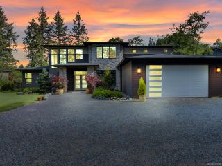 Photo 1: 4887 Greaves Cres in COURTENAY: CV Courtenay West House for sale (Comox Valley)  : MLS®# 840438