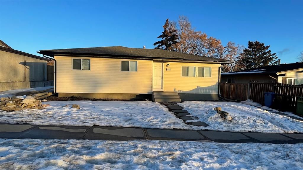 Main Photo: 1020 28 Street SE in Calgary: Albert Park/Radisson Heights Detached for sale : MLS®# A2019807