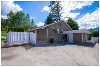 Photo 4: 1121 Southeast 1st Street in Salmon Arm: Southeast House for sale : MLS®# 10136381
