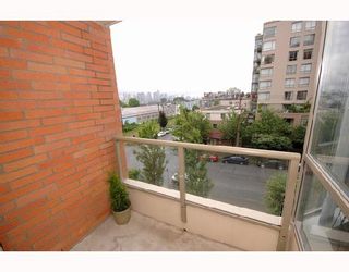 Photo 24: 408 2201 PINE Street in Vancouver: Fairview VW Condo for sale in "MERIDIAN COVE" (Vancouver West)  : MLS®# V660401