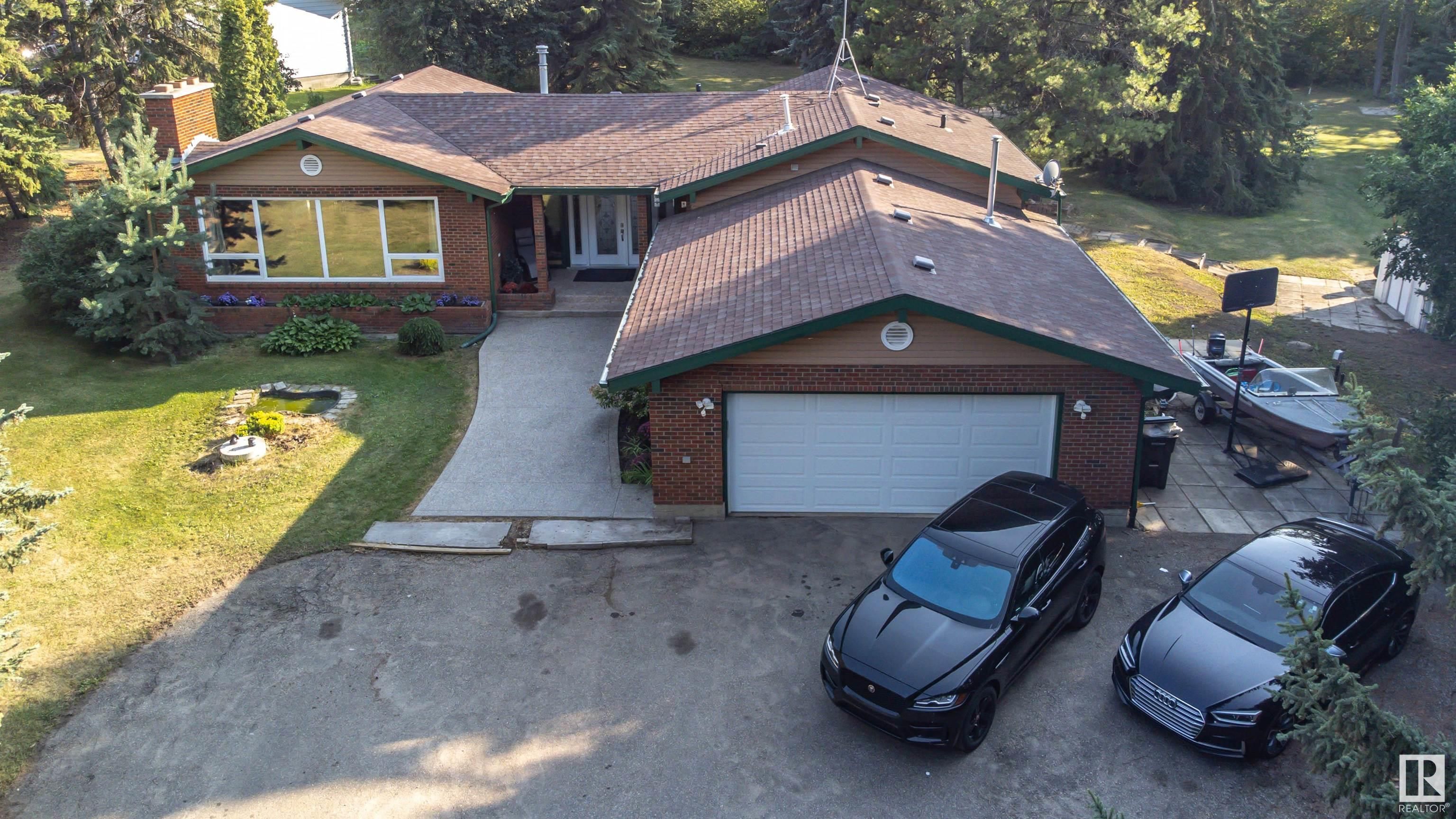 Main Photo: 112 WINDERMERE Crescent in Edmonton: Zone 56 House for sale : MLS®# E4331338