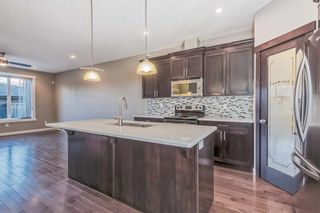 Photo 5: 346 32 Avenue NE in Calgary: Highland Park Semi Detached (Half Duplex) for sale : MLS®# A2092004